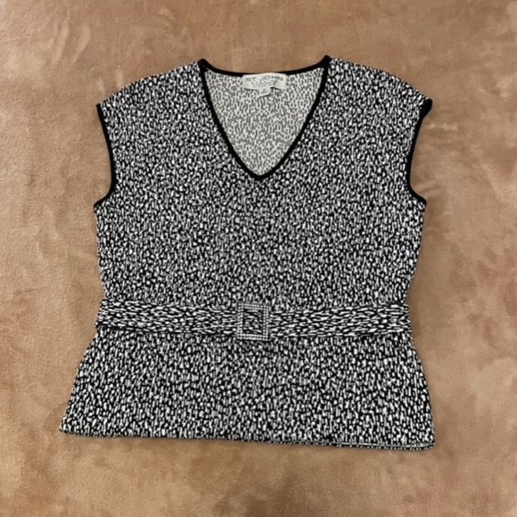 ST. JOHN sleeveless sweater w/ belt, Size 4. - Picture 1 of 8